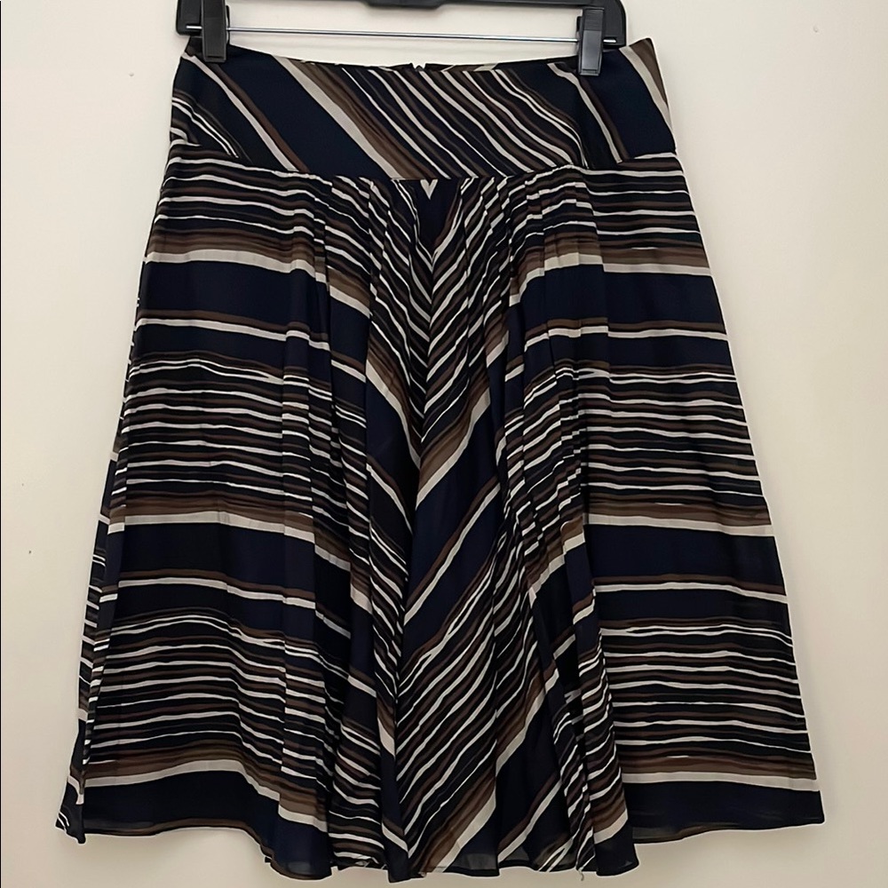 3 for‎ $25! Talbots Black, Brown, White Striped A-Line Knee-Length Skirt, size 4